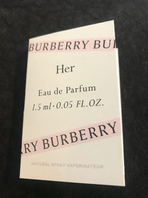 burberry her vs baccarat rouge